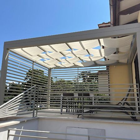 Appartamento In Villa A Tirrenia, Eleganza E Comfort A Pochi Passi Dal Mare بيزا المظهر الخارجي الصورة